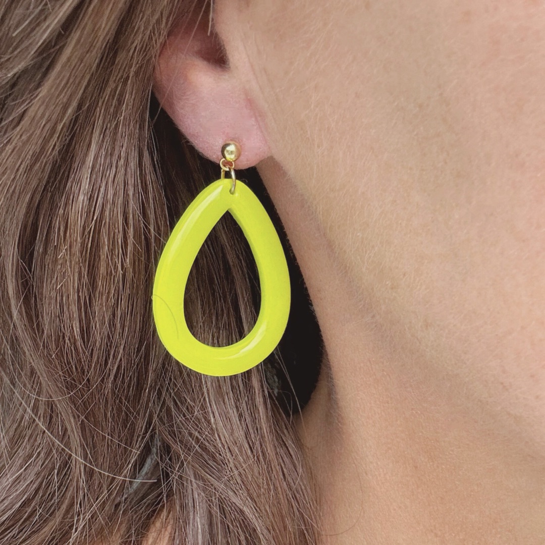 Oorbellen Luna | Druppel van klei | Lime | Goud | Stainless steel | Bacio da Lou