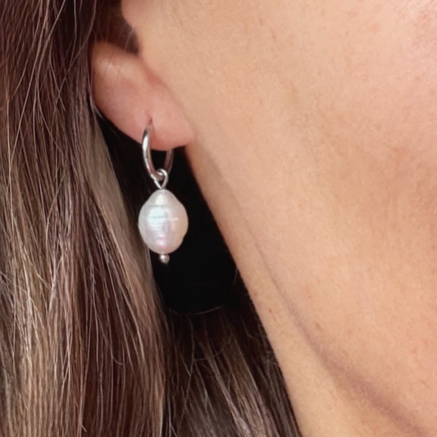 Zilveren oorbellen met parels | Stainless steel oorbellen | Bacio da Lou