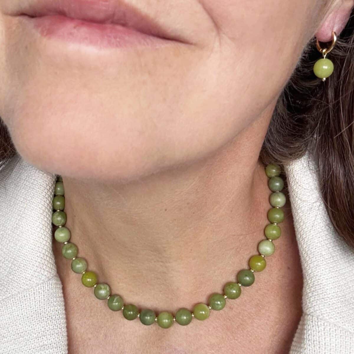 Ketting met grote groene kralen - Coco