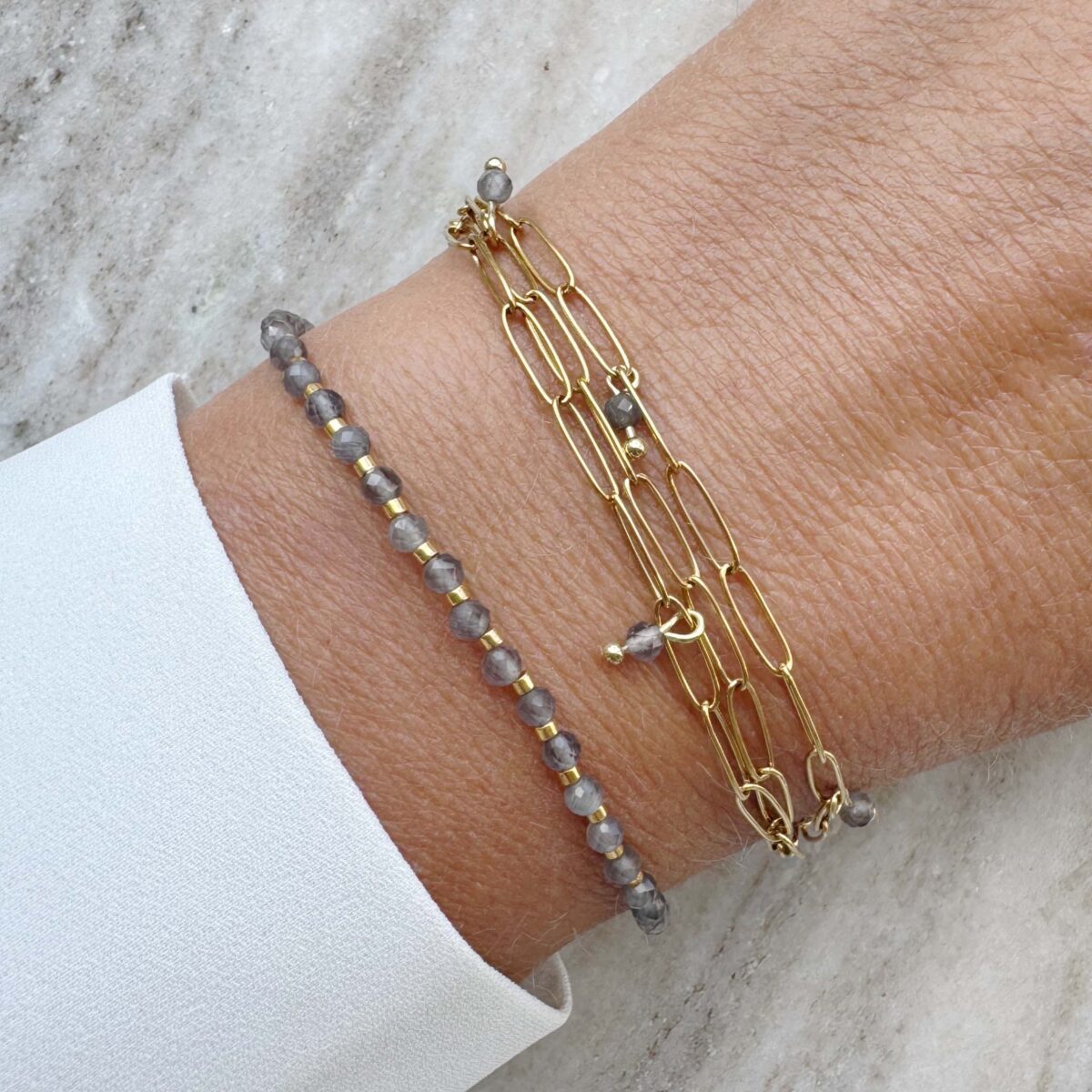 Armbandje met grijze kralen - Syrah